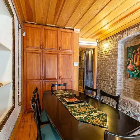 Historic House Surrounded By Popular Landmarks Of Golden Horn In Balat * Стамбул