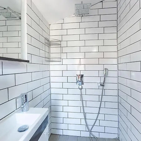 Апартаменты Historic House Surrounded By Popular Landmarks Of Golden Horn In Balat Стамбул