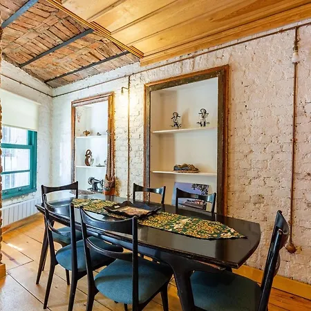 Historic House Surrounded By Popular Landmarks Of Golden Horn In Balat Апартаменты *